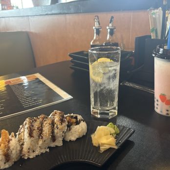 Fu Sushi - Shrimp Tempura Roll and Mango Boba Milk Tea - Sushi Bars Near Me - Santa Fe, New Mexico