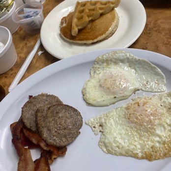 FERTITTA'S - Hungry Man - Diners Near Me - Hampton, Virginia FERTITTA'S - Hungry Man - Diners Near Me - Hampton, Virginia