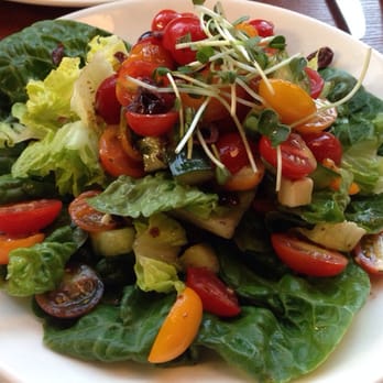 MW Restaurant - Greek salad w/ asian twist - New American Near Me - Honolulu, Hawaii