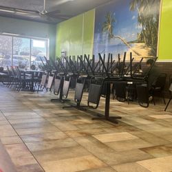 Cuchifrito Restaurant - Seating