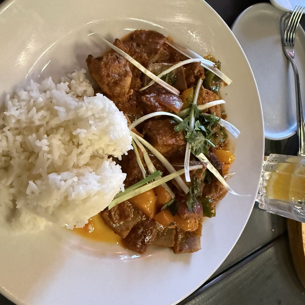 ZEN Kitchen & Bar - Chicken tiki masala - Bars Near Me - Rchy, Florida ZEN Kitchen & Bar - Chicken tiki masala - Bars Near Me - Rchy, Florida