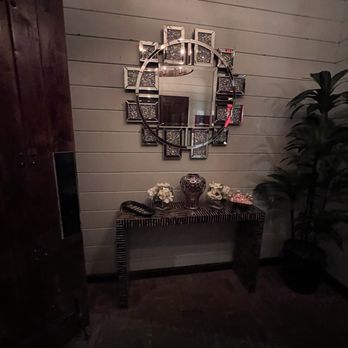 Flames Restaurant - Inside the restaurant - Italian Near Me - Monroe, Connecticut