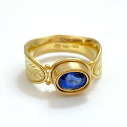 Itali Lambertini - Palmate ring, blue sapphire, 18k & 22k recycled gold