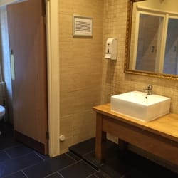 George Hotel - Nice clean restrooms