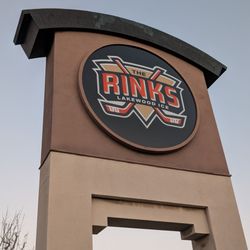 The Rinks - Lakewood ICE - Streetside sign