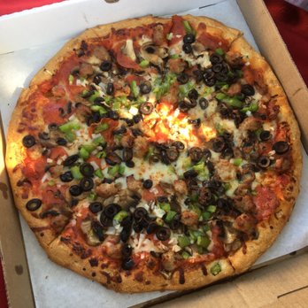 Long Beach Pizza - Deluxe Pizza - Pizza Near Me - Long Beach, California Long Beach Pizza - Deluxe Pizza - Pizza Near Me - Long Beach, California