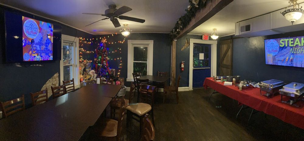 Los Robles Bar and Grill