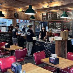 Jones Bar B Que - Interior service counter