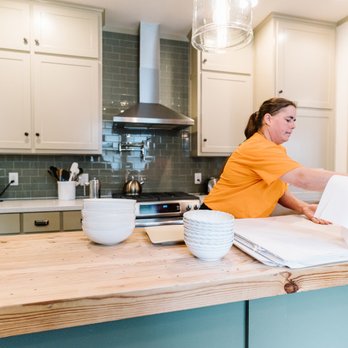 StraightLine Moving - Dish Packing - Movers Near Me - Roscoe, Illinois