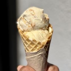 Bi-Rite Creamery - Creme Brûlée & Peach Cobbler
