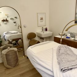The Facial Bar - The Facial Bar Spa Room