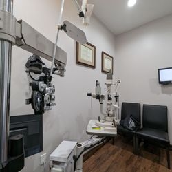 Double Creek Eye Care - Exam room
