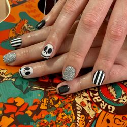 Brickell Nail Bar - Dipping powder with Halloween designs by Danie