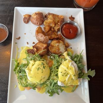 Drake Downtown Bend - Eggs Benedict with salmon - New American Near Me - Bend, Oregon