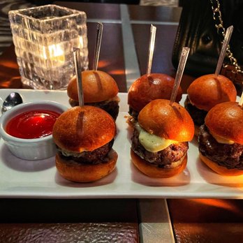 Ascent Lounge - Wagyu Beef Sliders - Cocktail Bars Near Me - New York, New York Ascent Lounge - Wagyu Beef Sliders - Cocktail Bars Near Me - New York, New York