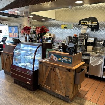 Black Bear Diner Tarzana - Diners Near Me - Tarzana, California