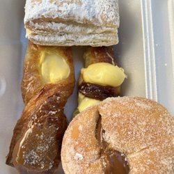 Del Plata Bakery