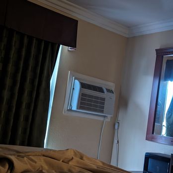 Rodeway Inn & Suites Canyon Lake I-15 - Noisy AC,broken curtain - Hotels Near Me - Canyon Lake, California Rodeway Inn & Suites Canyon Lake I-15 - Noisy AC,broken curtain - Hotels Near Me - Canyon Lake, California