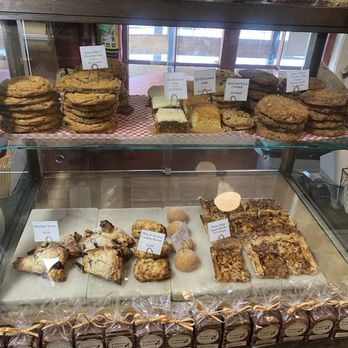 Dry Creek General Store - Pastry selection - Delis Near Me - Healdsburg, California