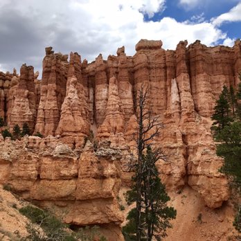 Queen's Garden - So damn beautiful!!! - Parks Near Me - Bryce, Utah Queen's Garden - So damn beautiful!!! - Parks Near Me - Bryce, Utah