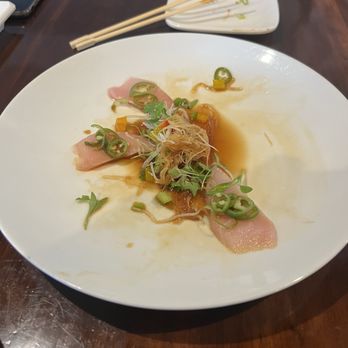 Rocky Yama Sushi - Yellowtail Jalapenos Sashimi App (5PCS) - Japanese Near Me - Denver, Colorado Rocky Yama Sushi - Yellowtail Jalapenos Sashimi App (5PCS) - Japanese Near Me - Denver, Colorado