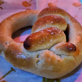 Southern Hops Brewing Company - Pretzel appetizer - Breweries Near Me - Florence, South Carolina Southern Hops Brewing Company - Pretzel appetizer - Breweries Near Me - Florence, South Carolina