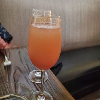 Cacio - Peach bellini - Italian Near Me - Sacramento, California Cacio - Peach bellini - Italian Near Me - Sacramento, California