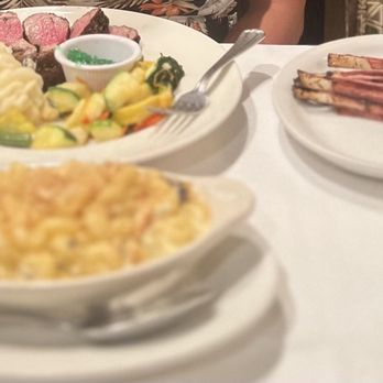 Hy's Steak House - Steakhouses Near Me - Honolulu, Hawaii