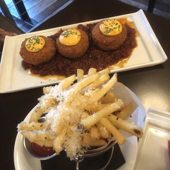 Therapy - Fried macaroni balls with truffle fries - Bars Near Me - Las Vegas, Nevada Therapy - Fried macaroni balls with truffle fries - Bars Near Me - Las Vegas, Nevada