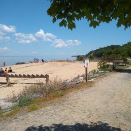 Plenty of sandy beaches Plenty of sandy beaches