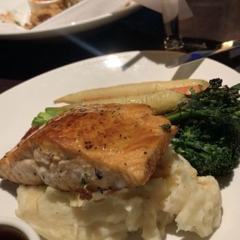 Yard House - Vegetarian Near Me - Burbank, California Yard House - Vegetarian Near Me - Burbank, California