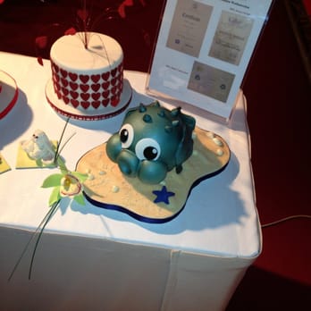 Zuckerbäckerball - Kreation von der Schaubackstube - Arts & Entertainment Near Me - Vienna, 9