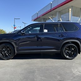 Grand Highlander Hybrid in beautiful "Blueprint"
