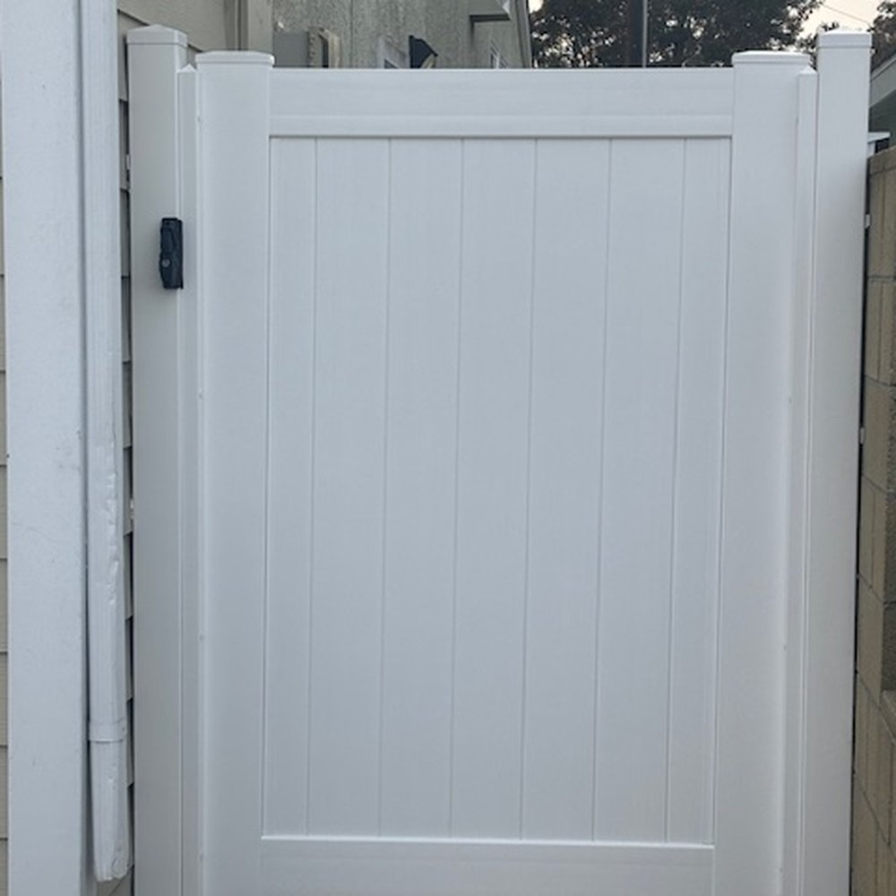 Vinyl Concepts - Other side of the house - Fences & Gates Near Me - Torrance, California Vinyl Concepts - Other side of the house - Fences & Gates Near Me - Torrance, California