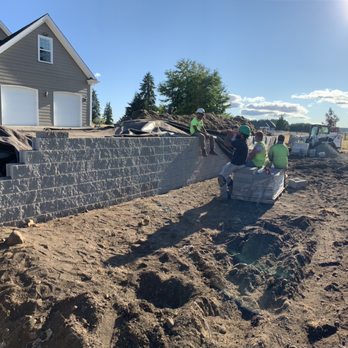 Tech One Custom Concrete - New retaining wall with straight face cornerstone F100 blocks. - Masonry/Concrete Near Me Tech One Custom Concrete - New retaining wall with straight face cornerstone F100 blocks. - Masonry/Concrete Near Me
