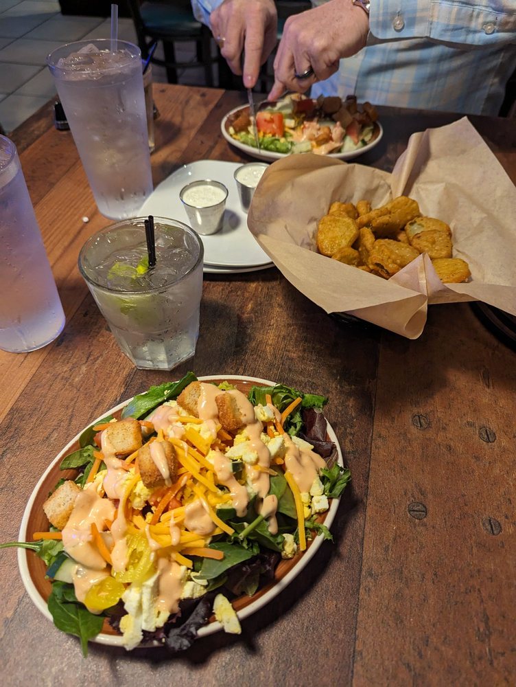 BILLS GRILL AND BAR Updated August 2024 131 S Caswell St, La Grange