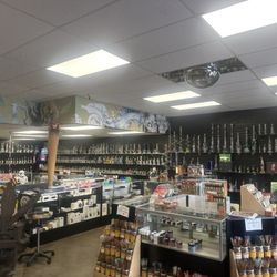 Traders Smoke Shop