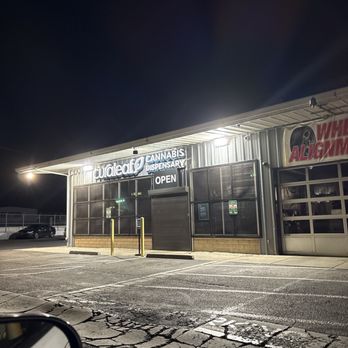 Curaleaf - It's 940 P.M. and they're supposed to close at 10. For some reason they're closed early. - Cannabis Clinics Near Me - Sparks, Nevada