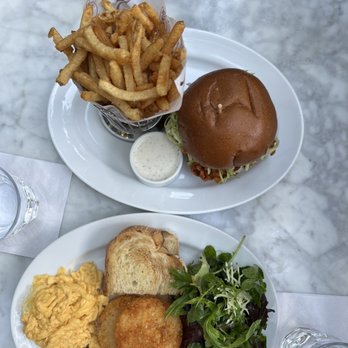 Maxine's Cafe & Bar - Bars Near Me - Vancouver, British Columbia Maxine's Cafe & Bar - Bars Near Me - Vancouver, British Columbia