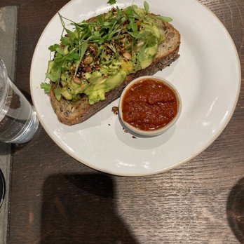 Gail’s Bakery - Avocado toast - Coffee & Tea Near Me - London, XGL Gail’s Bakery - Avocado toast - Coffee & Tea Near Me - London, XGL
