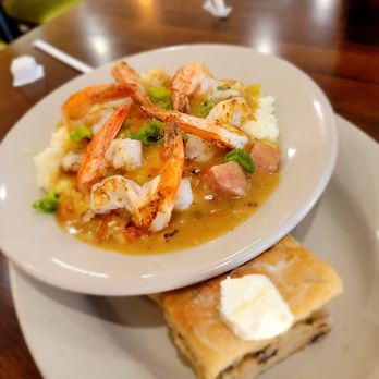 Twisted Biscuit Diner - Shrimp and grits - American Near Me - Tavares, Florida