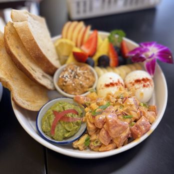 Sunshine & Pineapple - Poke breakfast - Breakfast & Brunch Near Me - Honolulu, Hawaii