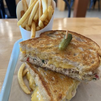 Lunch Box - Tuna melt with fries and aioli dipping sauce (hiding behind sandwich). - Burgers Near Me - Sebastopol, California Lunch Box - Tuna melt with fries and aioli dipping sauce (hiding behind sandwich). - Burgers Near Me - Sebastopol, California