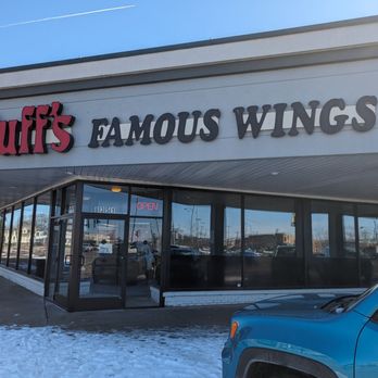 Duff's Famous Wings - Entrance - Chicken Wings Near Me - Niagara Falls, New York Duff's Famous Wings - Entrance - Chicken Wings Near Me - Niagara Falls, New York