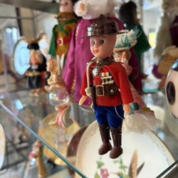 Neighborhood Center & Thrift Shop of W Volusia - Dolls