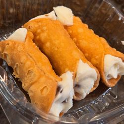 Knuckle Sandwich Deli - Homemade cannoli