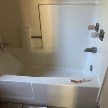 Big Bear Frontier - Long and deep tub was nice. - Hotels Near Me - Big Bear Lake, California Big Bear Frontier - Long and deep tub was nice. - Hotels Near Me - Big Bear Lake, California