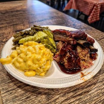 Harmon's Barbecue - Absolutely delicious lunch!! * Smoked pulled pork, ribs, Mac and Cheese, green beans and a side of pickles. - Barbeque Near Me - Fort Mitchell, Kentucky