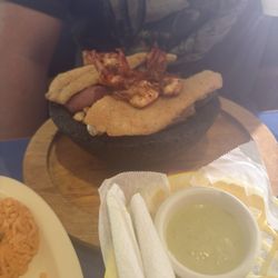 Mariscos Muelle 77 - Molcajete Marisqueño