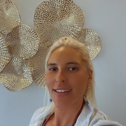Ocean Healing Acupuncture - Self photo of acupuncturist